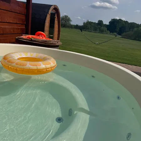 Blisko Natury Jacuzzi & Sauna * بيش